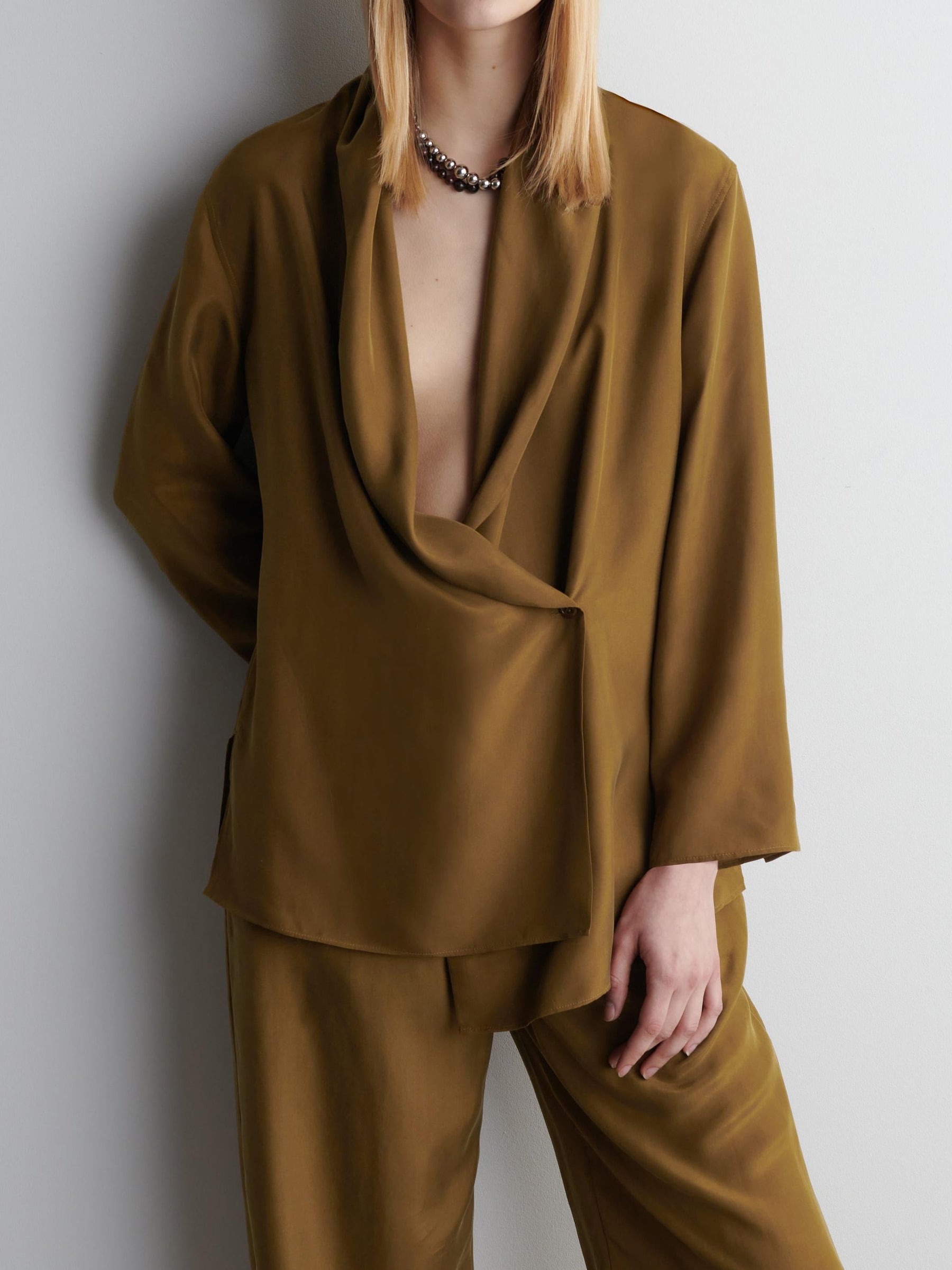 Conjunto Lavinia Alfaiataria com Gola Xale